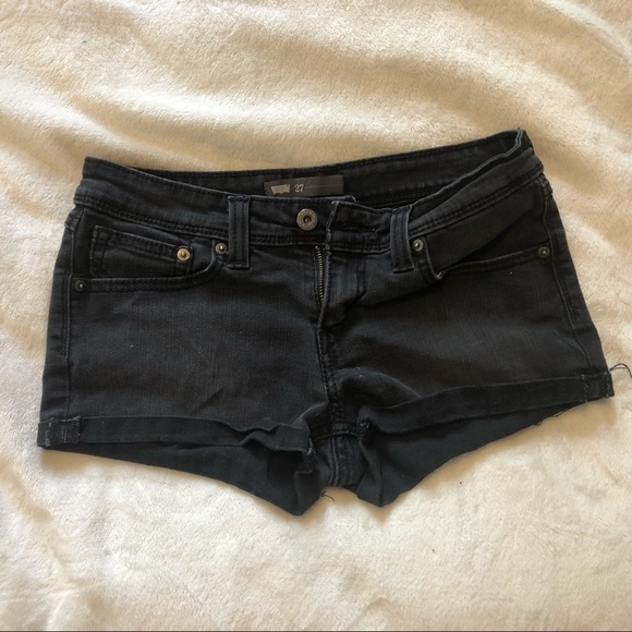Levi shorts - Picture 2 of 2
